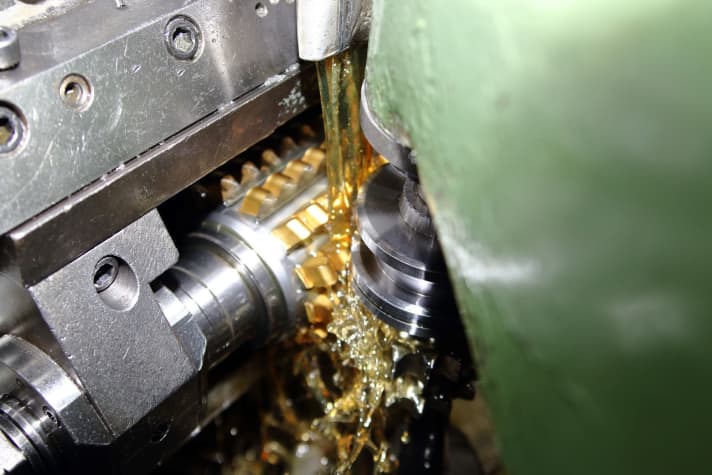 Wippermann also manufactures drive pinions - here a pinion is being milled for the system of an e-bike motor manufacturer.