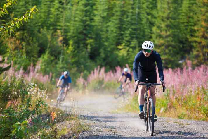 Les manifestations sortent de terre : événements de bikepacking, self-support gravel, courses - il y a encore du pain sur la planche.