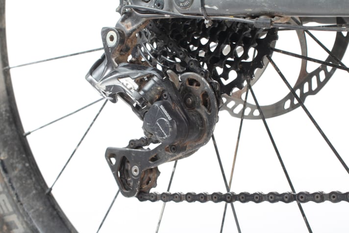Lighter than mechanical shifting: the electronic Shimano Di2.