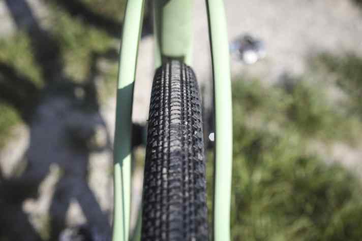 Narrow tyres mean little traction and damping. Wider tyres would do the Pivot gravel bike good.