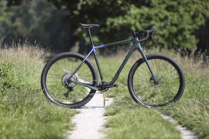 Ready for the big tour: the frame of the Salsa Cutthroat has space for a huge frame bag.