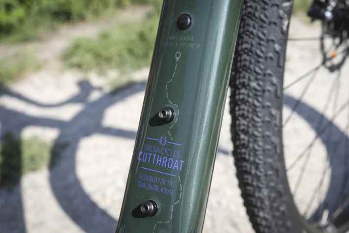Developed for the Tour Divide: The Salsa Cutthroat is a gravel bike for particularly long and challenging tours.