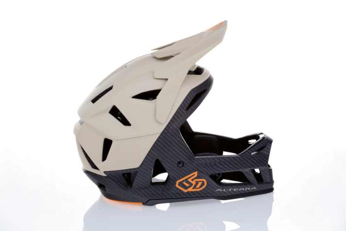 A partial carbon shell reduces the weight of the 6D Alterra. The special ODS system is designed to cushion rotational forces