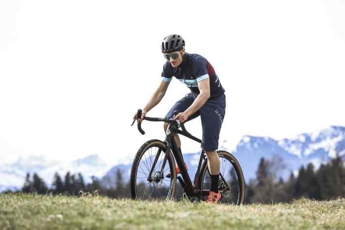 Bikers won't have to miss out on a community experience in the Alps in 2026. The new Gravel Peaks event will be held for the first time next year.