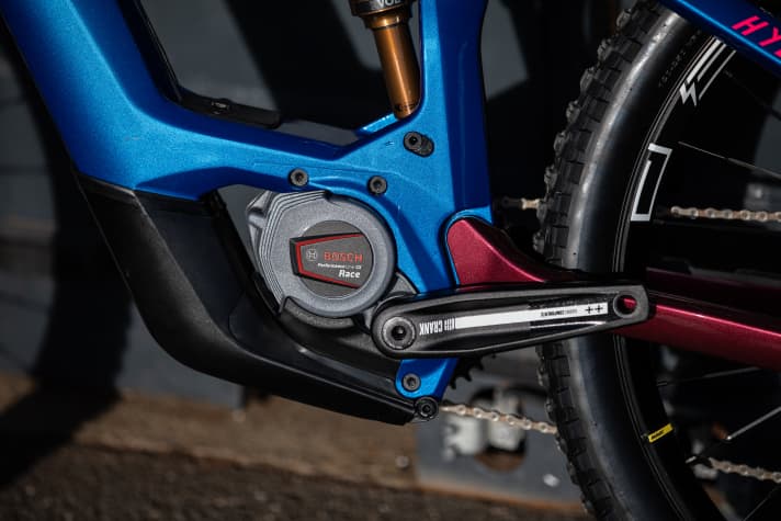 Der Race-Charakter des Hybe wird vor allem durch den Motor befeuert: Im Hybe 11 steckt der Performance CX-Race mit dem aggresiven Race-Motor, der im Uphill die Grenzen verschiebt. Im Hybe 9 ist der Bosch Performance CX Smart System verbaut.