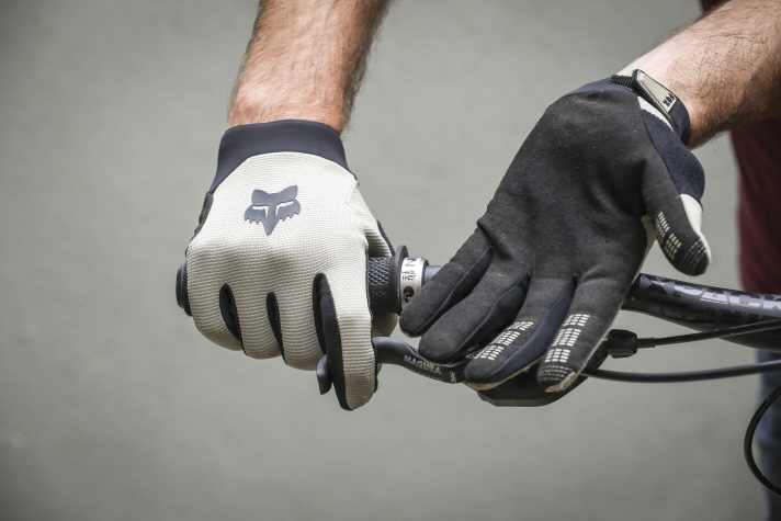 Fair price, direct grip - with the Ranger Glove, Fox has an all-rounder for trail use in its range.