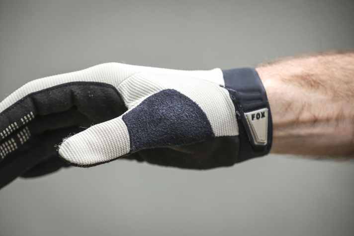 The fit of the Ranger Gloves is good, but the wiping thumb is too small.