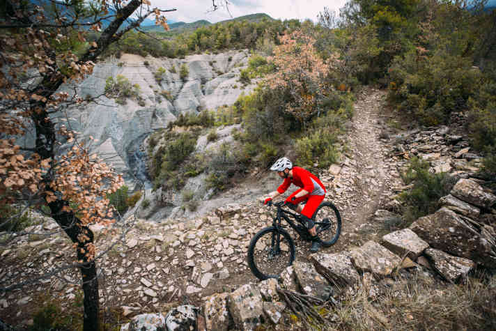 Die Enduro-Trails der Zona Zero gehören schon lang zu den besten Europas und sind auch optisch ein Fest.