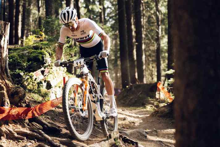 World champion Alan Hatherly on the new Giant Anthem Advanced.