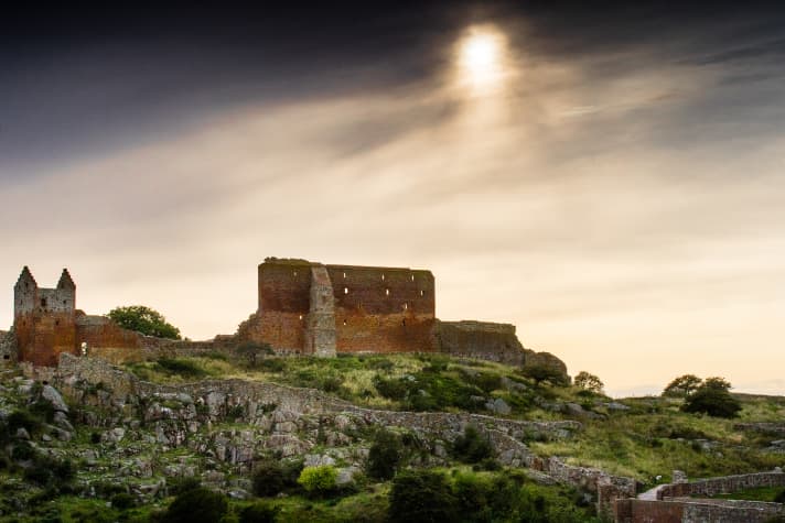 Mystisch: die Hammershus im Abendlicht