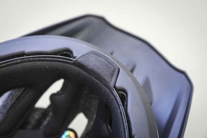 Sweat-Guide: Hier soll der Schweiß abgeleitet werden. Nette Idee, funktioniert in der Praxis aber nur mäßig gut