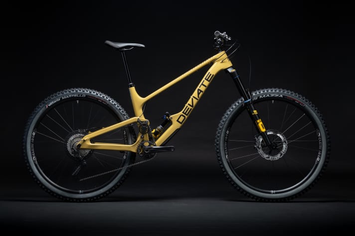 Deviate Highlander II with optional Öhlins TTX2 Air shock damper