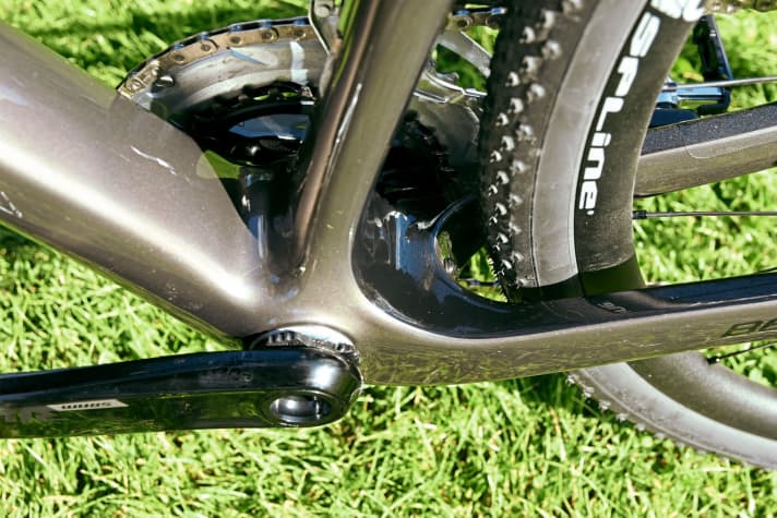 The Benotti custom system would also allow the bike to be used as a comfort version with wide tyres; there is enough space on the massive rear triangle.