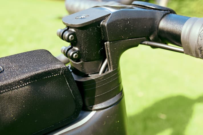 C.I.S. cable routing is what Focus calls the panelling (open) - clean, rattle-free, but: a replacement part would have to have the same fixed points.