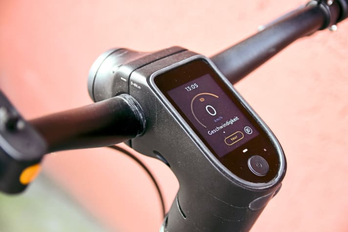 Well integrated and functional: the display is easy to operate.