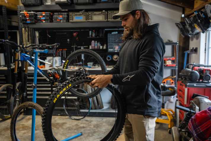Rennfahrer wie Dakotah Norton waren eng in die Entwicklung des Reifens einbezogen.