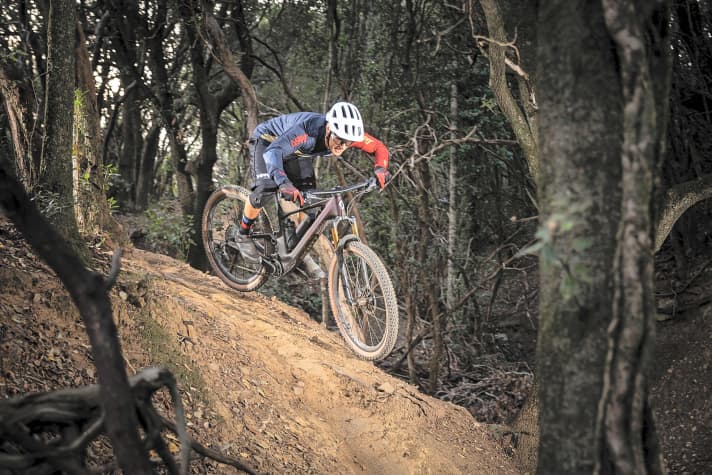 Lightweight with a fun ride factor: the top version of the Scott Lumen weighs 15.5 kilos.