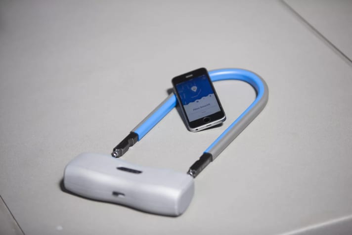 Einige Schlösser können per Smartphone bedient werden und verfügen über ein Alarmsystem.