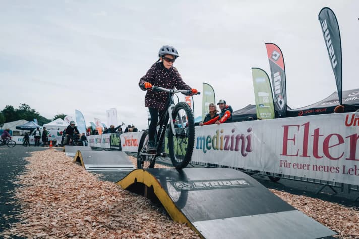 Fahrtechnik Skills konnten auf dem Medizini Pumptrack geübt werden