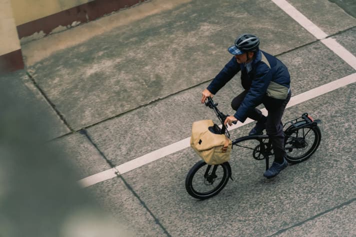 The integrated suspension should also ensure comfort on cobblestones and uneven cycle paths.