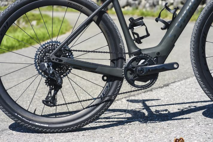 Démultiplication MTB, points de fixation et pneus volumineux font du Specialized un expert du bikepacking.