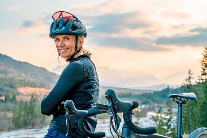 Sara Hallbauer : Elle est venue au bikepacking par des détours - et c'est devenu sa grande passion.