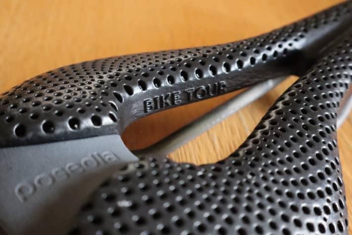 The Posedla Joyseat convinced us. Nice detail: the customised lettering on the inside of the recess.