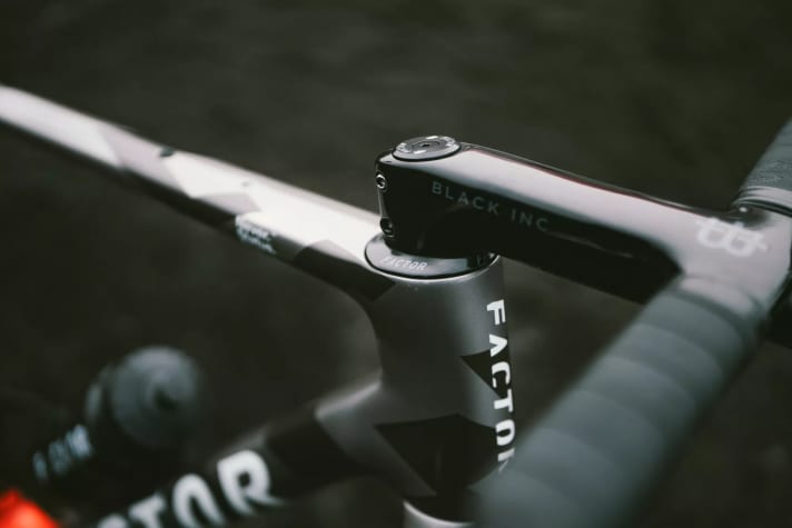 Internally routed cables create a tidy look and are not in the way of bikepacking bags