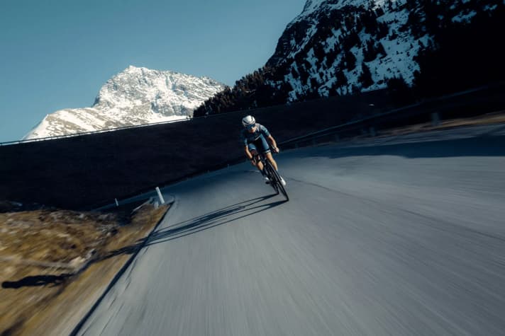 4AM Limitless Ti_UD Carbon Spoke: The top model in the 4AM series uses carbon spokes and weighs 1156 grams per pair.