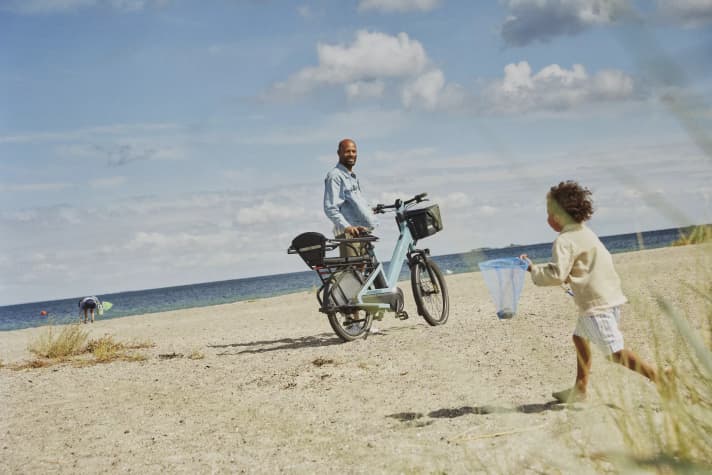 Sustainable: The frame of the Gazelle Cabby and various components such as the chain case, mudguards and footboards are made from recycled materials.