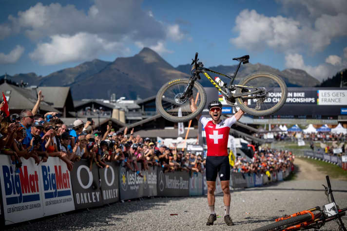 Ein mal noch jubeln in der Schweiz? In Lenzerheide bittet Schurter ein letztes Mal zum Tanz.