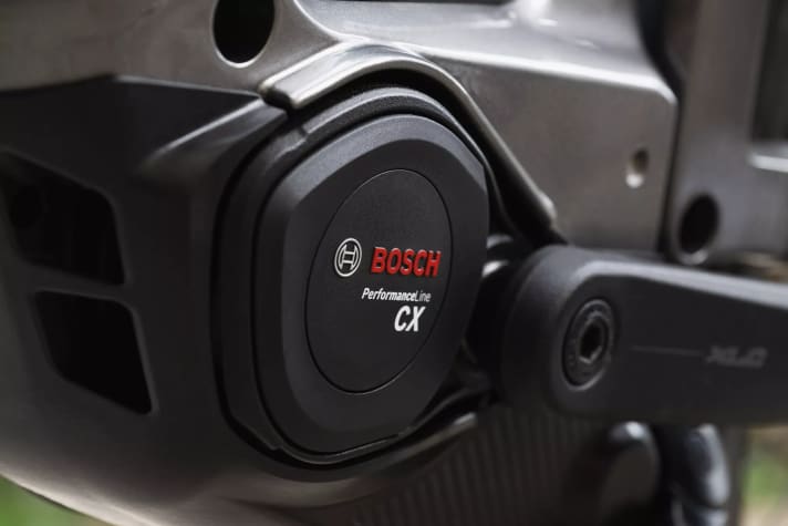 Power is provided by the 85 Nm torque of the Bosch Performance Line CX and the 800 Wh battery.