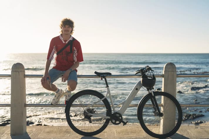 The new Decathlon Rockrider E-ACTV 100 is available now and costs 999 euros.