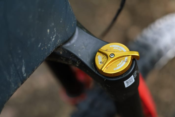 The Marzocchi Bomber Z1 on the Merida One-Forty doesn't leave many adjustment options.