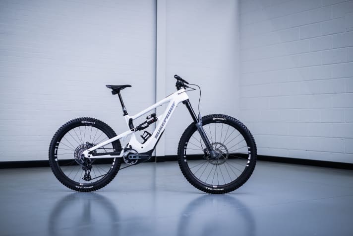 Nukeproof Megawatt Carbon RS // 170 mm // 29/27.5 inches // 24 kilos