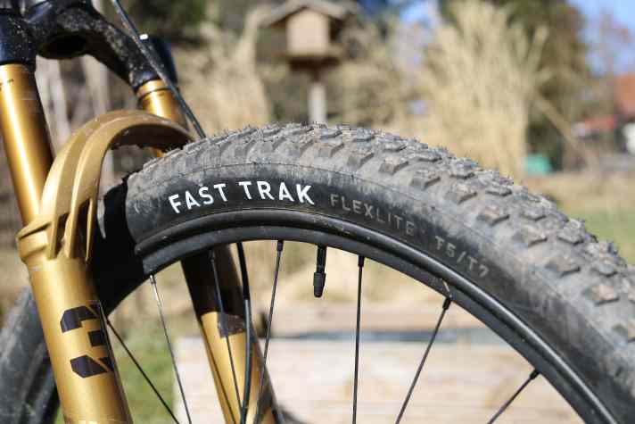 Specialized praises the Fast Trak as the ideal all-round tyre for training and competition.