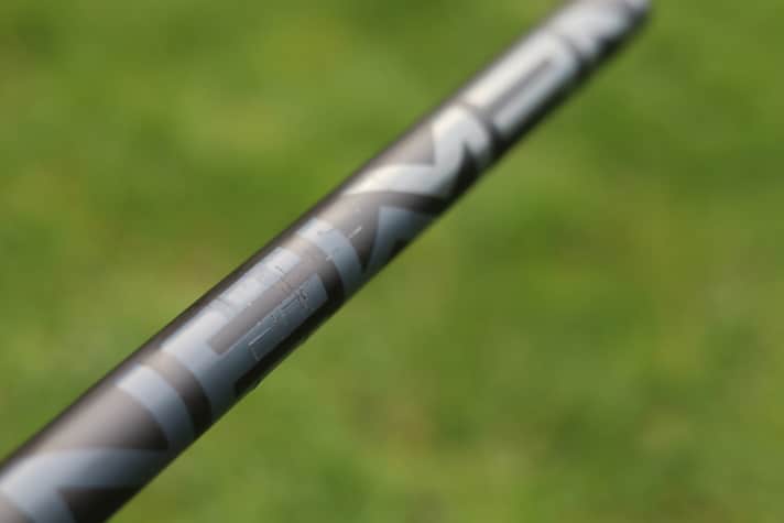 The fittings leave clear installation marks in the foil decals of the Newmen handlebars.