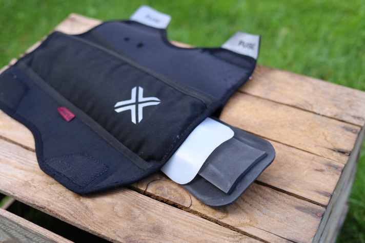Practical: the plastic pre-rector and the foam padding can be removed for washing.
