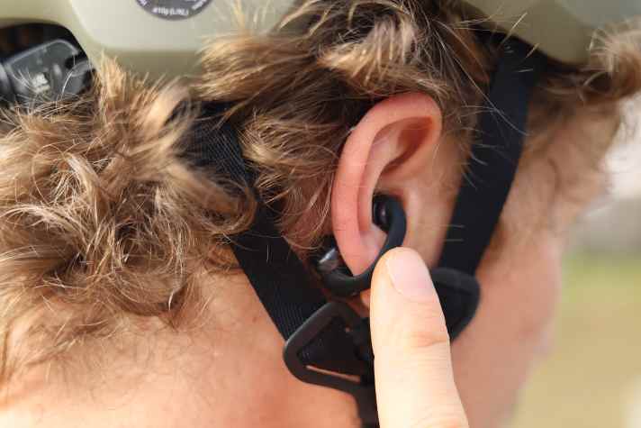 We were not satisfied with the touch function of the Bluetooth headphones in the test. Unfortunately, the practical feature cannot be used with gloves.