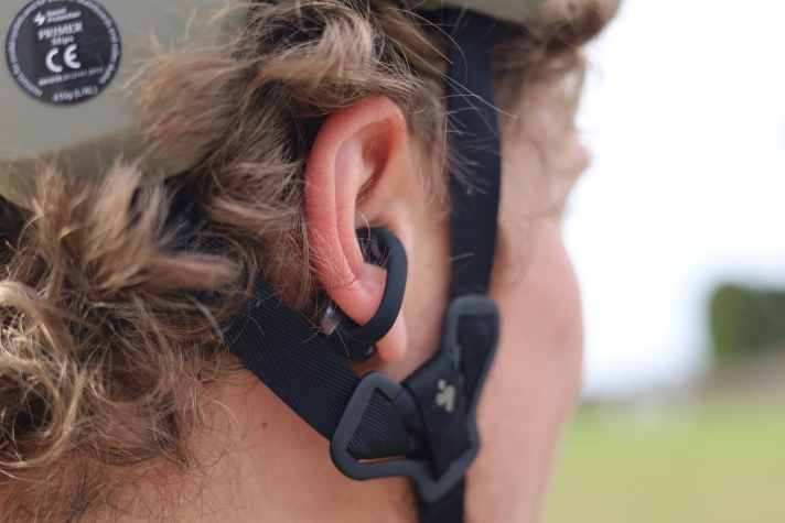 Beim Sound brauchen sich die kleinen Open-Ear-Kopfhörer nicht zu verstecken. Nur die Ausrichtung am Ohr passt nicht immer auf Anhieb.