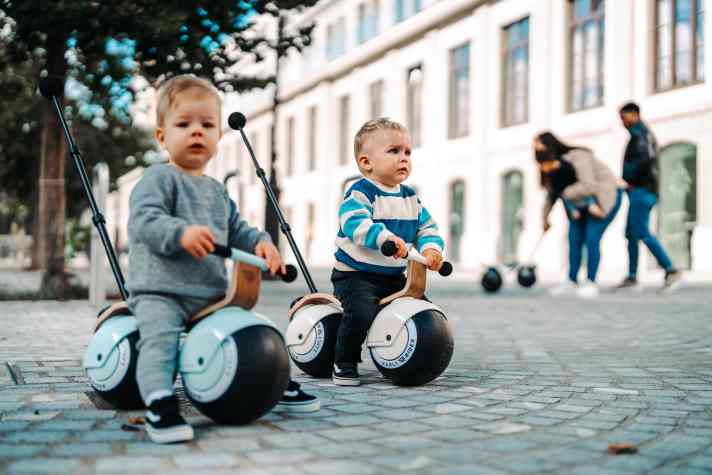 The Bella Velio should be particularly suitable for the first attempts at riding or walking on a two-wheeler.