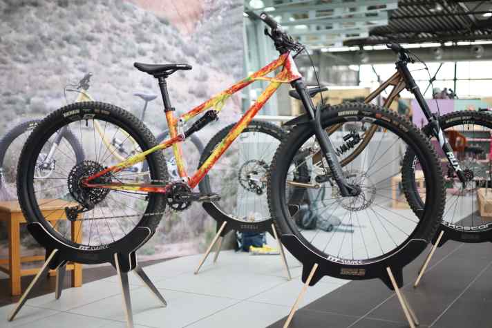 Martin Saida’s wife’s personal bike bears her own personal touch. The Rutina is a steel-framed full-suspension bike designed for downcountry rides.