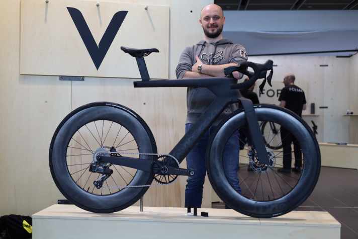 It looks fast even at a glance: Vapour’s latest aero road bike pulls out all the stops.