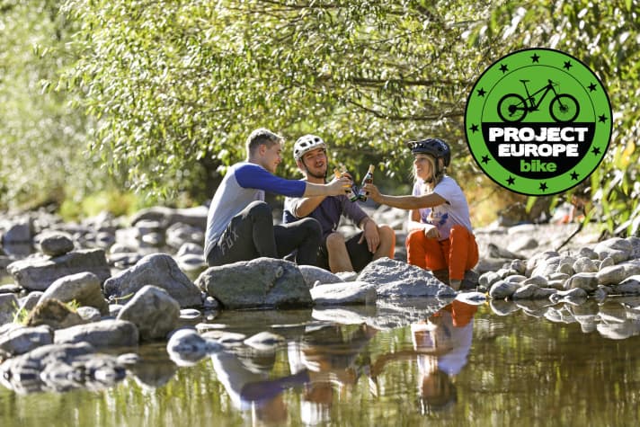 BIKE Project Europe: Cornelius Kapfinger (centre) manufactures exclusive MTB suspension parts in Freiburg. We visit the high-tech workshop. Page 64