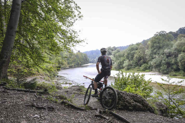 “Der richtige Song im richtigen Moment beschert mir Gänsehaut. Die Musik verstärkt meine Emotionen beim Biken” - BIKE-Redakteur Jan Timmermann.