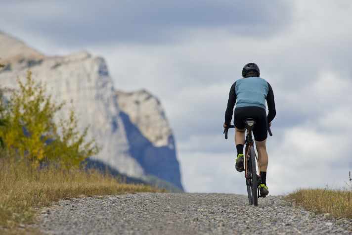Die genaue Strecke des Gravel Peaks Events wird noch bekanntgegeben. Fest steht aber jetzt bereits: Gravelbiker sollten sich den Termin Mitte Mai 2026 im Kalender anstreichen.