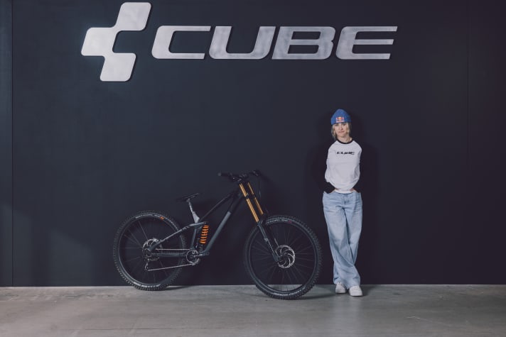 Die 21-Jährige Neuseeländerin Jess Blewitt ist ab 2024 Teil des Downhill-Teams Cube Factory Racing.