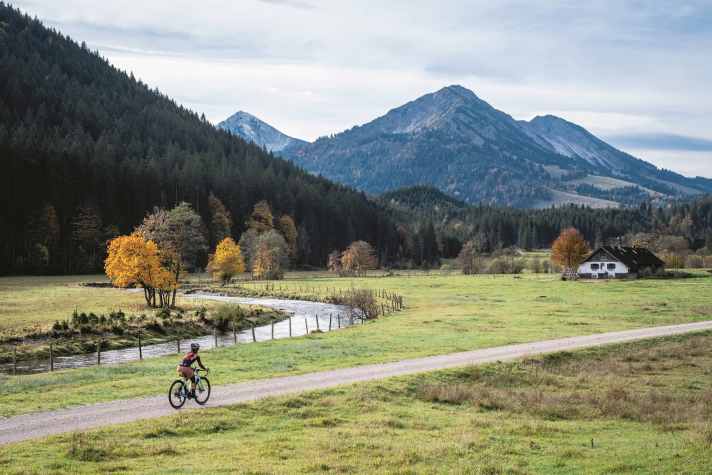 Das Gravel Peaks führt seine Teilnehmer durch die schönsten Landschaften der Alpen und lässt Gravel-Träume wahrwerden.
