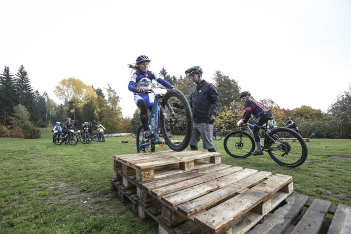 Fahrtechniktraining mit den Profis vom Ghost Factory Racing Team.