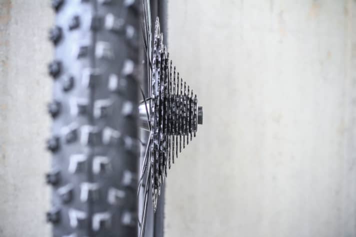 ... make Sram and Shimano twelve-speed cassettes incompatible. Optimum function is only possible if the cassette matches the rest of the shifting group. 
